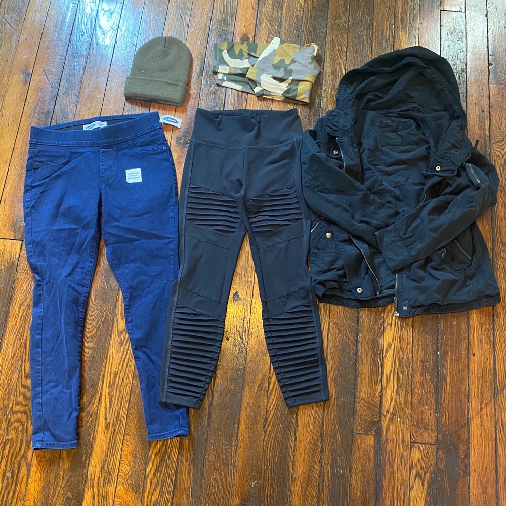 Outfit Bundle, Stretch Jeans, Motto Leggings, Camo leggings, beanie, Jacket